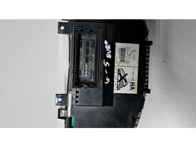 Přístrojová deska  Volkswagen Golf V 2005 1K0920864B, V0010000  