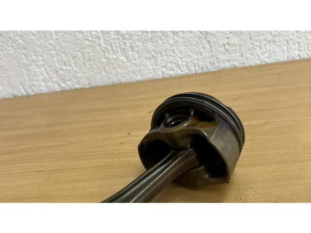 Píst 089203, D5919 BMW 5 F10 F11 pro benzínový motor