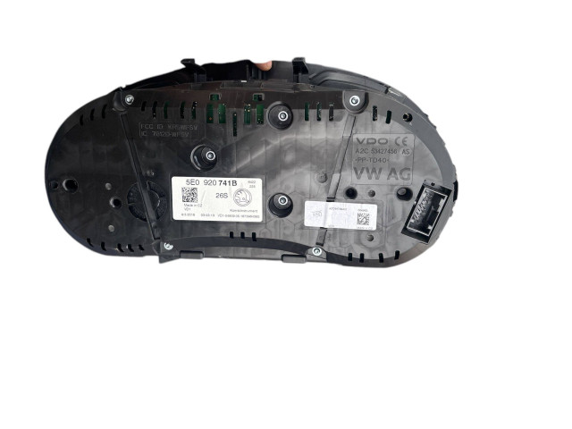 Панель приборов 5E0920741B Skoda Octavia Mk3 (5E)