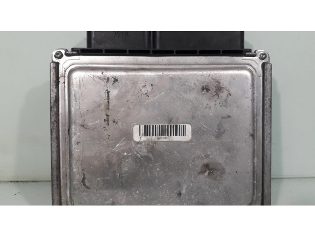 Řídící jednotka 03P906021L, 28345818 Skoda Fabia Mk2 (5J) 2008