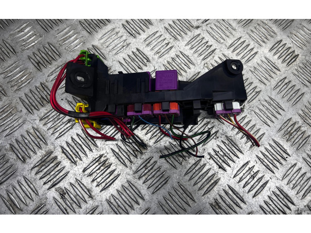 Pojistková skříňka 4E0937503B Audi A8 S8 D3 4E 2004