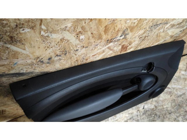 Обшивка передней двери