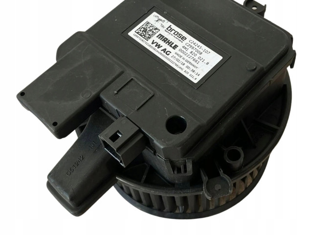 Вентилятор печки    4M1820021B, 4M1820021A   Audi Q8