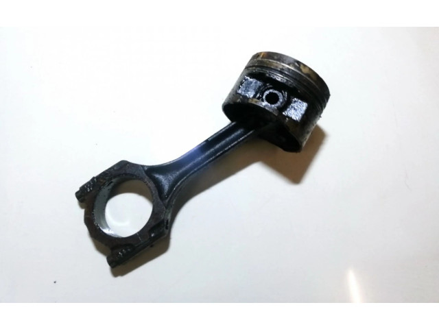  Поршень с шатуном    Volkswagen Golf II  