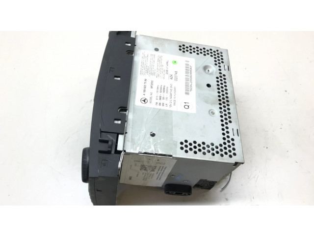 Радио/ проигрыватель CD/DVD / навигация