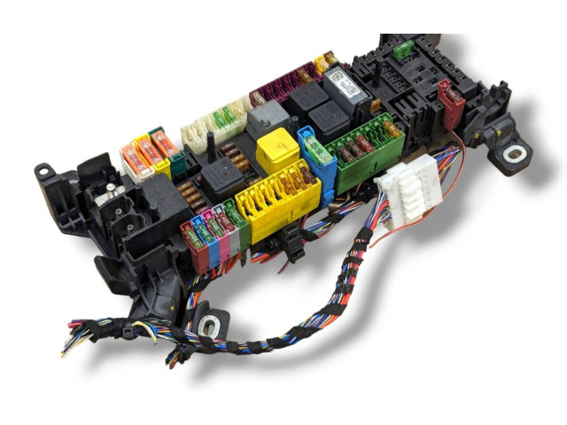 Блок предохранителей A2465400340   Mercedes-Benz A W176