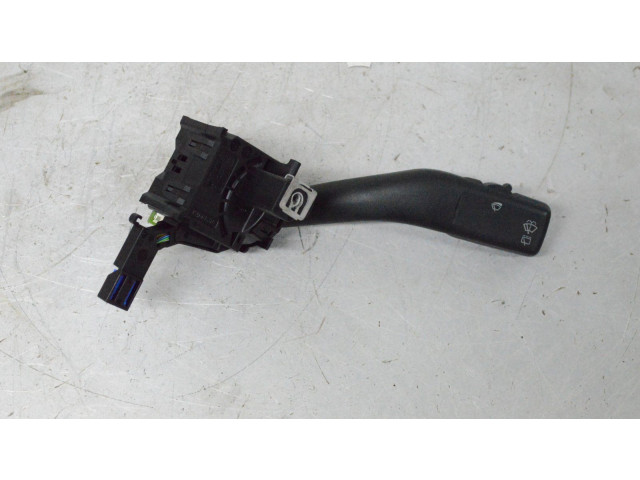 Ручка стеклоочистителей    Volkswagen Caddy