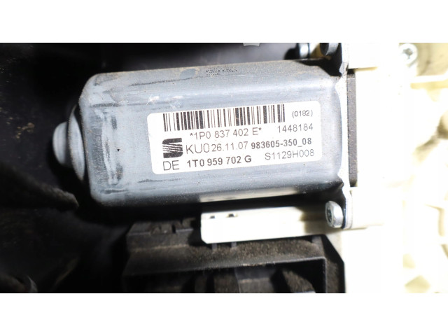 Подушка безопасности водителя    Seat Leon (1P)