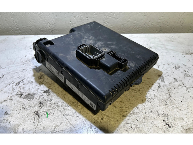 Блок предохранителей 30728512, 28017881 Volvo XC90