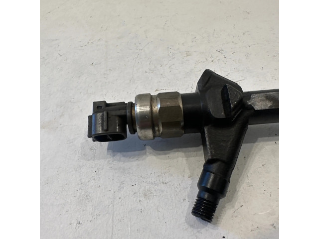 Vstřikovač AW402AW4, 03F23A39 Nissan X-Trail T30 pro naftový motor 2.2