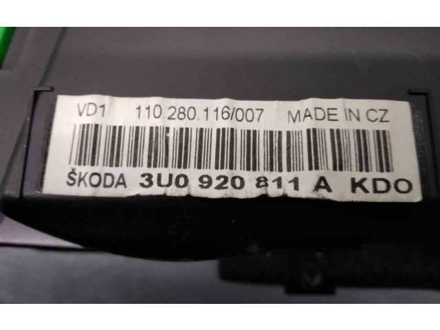 Geschwindigkeitsmesser Cockpit 3U0920811A, 110080116007 Skoda Superb B5 (3U)