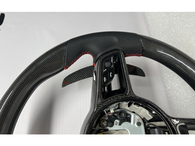 Volant Porsche 911 992 2025