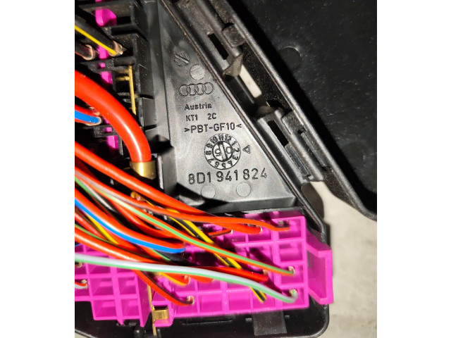 Блок предохранителей 8D1941824 Audi A6 S6 C6 4F