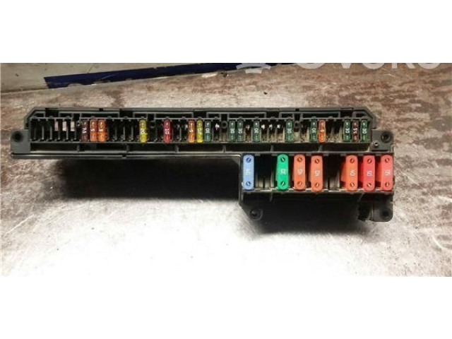   Pojistková skříňka 6957330   BMW 5 E34 2007