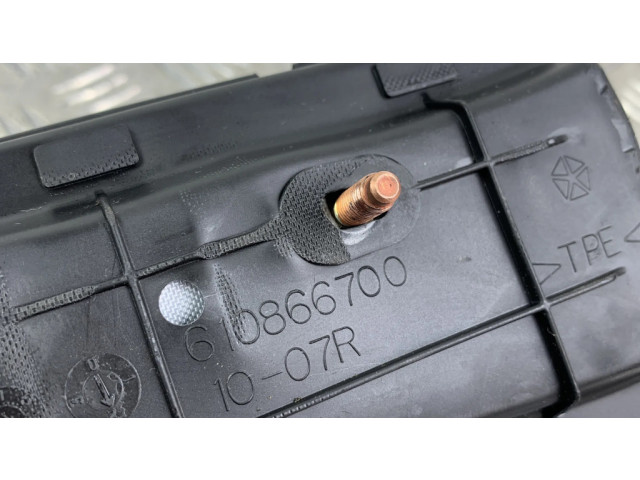 Подушка безопасности в сиденье P68109990AB Jeep Grand Cherokee