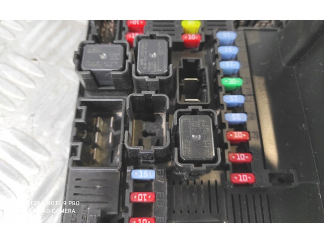 Pojistková skříňka 284B7JD02A Nissan Qashqai 2009