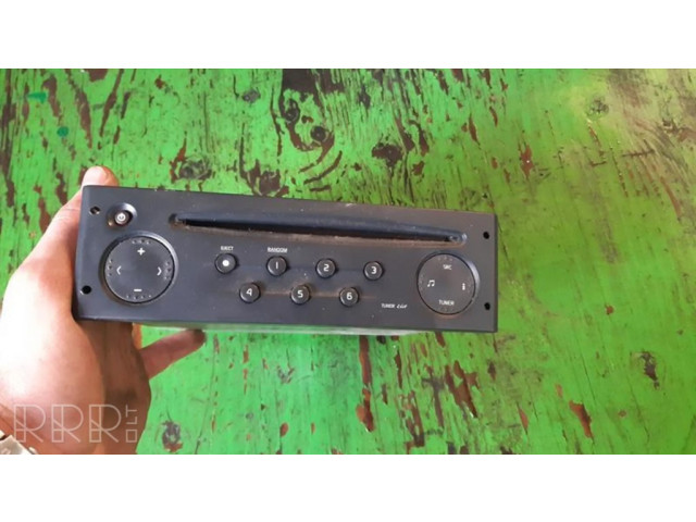 Радио/ проигрыватель CD/DVD / навигация