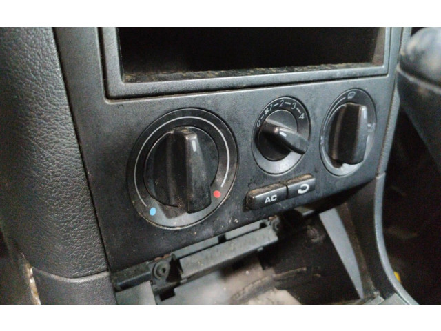 Блок управления климат-контролем 1J0820045E01C Skoda Octavia Mk1 (1U)