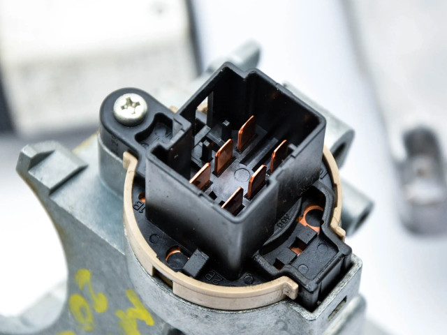 Řídící jednotka RF5N18881, 275800-6241 Mazda 6 2004