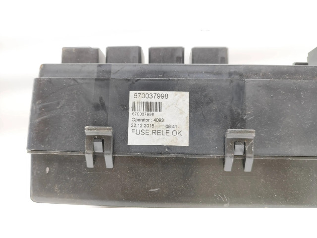 Блок предохранителей 670037998, 22122015 Maserati Levante