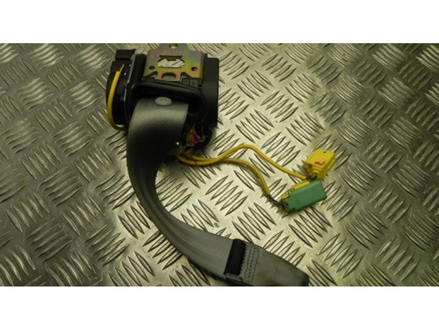 Передний ремень безопасности