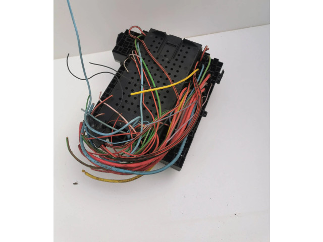 Блок предохранителей 08688434   Volvo V70    