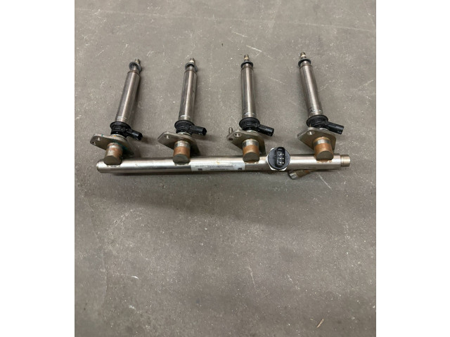 Топливная рампа A2740700995, 1413500754340   Mercedes-Benz C W205  