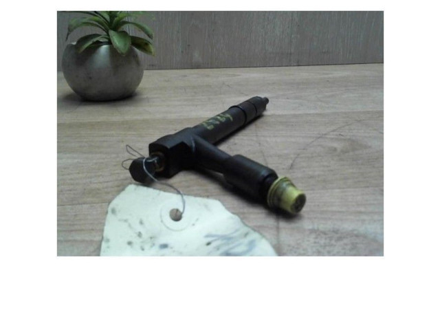 Форсунка 98437712, 98437712    Opel Meriva A  Y17DT 