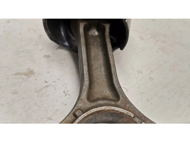 Píst BMW 7 G11 G12 pro naftový motor 4.0