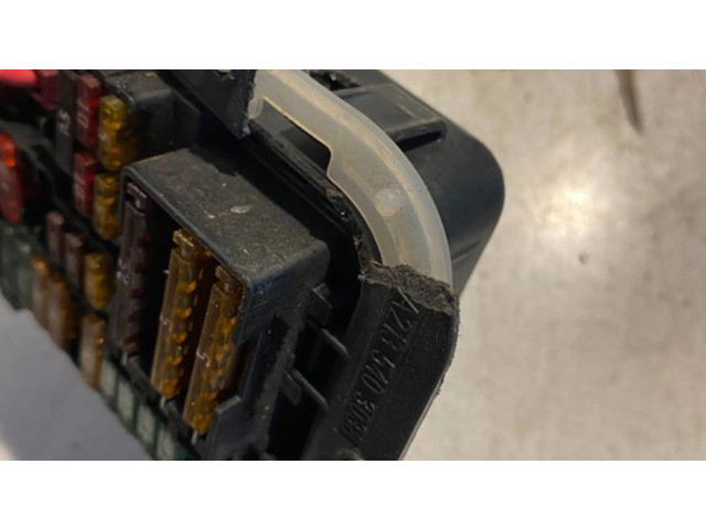 Pojistková skříňka A2135403038, 19754000001 Mercedes-Benz E W213 2018