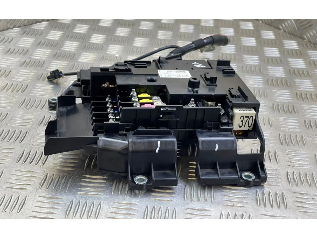 Pojistková skříňka 7P0937548J, 7P0937548 Porsche Cayenne (92A) 2011