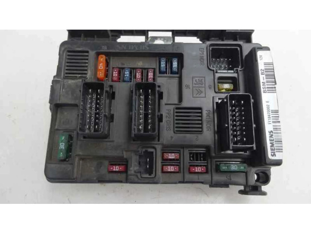 Блок предохранителей 9643498980-00, 2003 Peugeot Partner