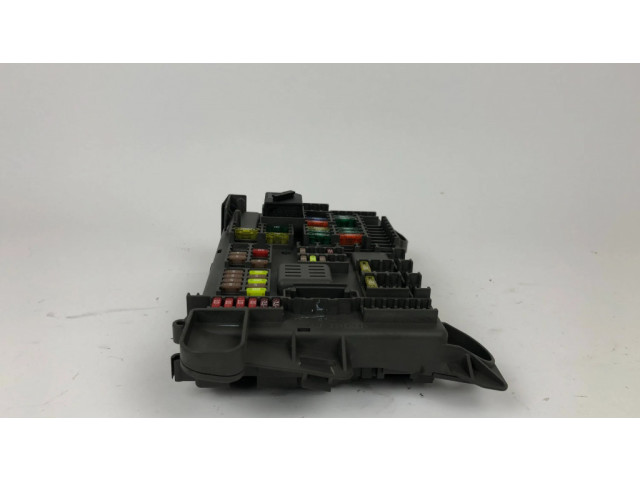 Pojistková skříňka 67761951, B010105300 BMW X5 E70 2013