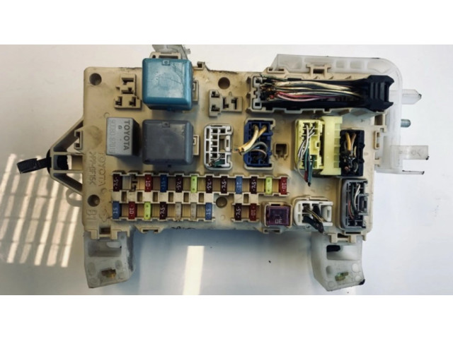 Блок предохранителей  892210f010, 89221-0f010  5080523297   Toyota Corolla Verso AR10    