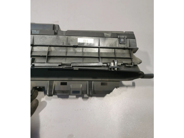 Přístrojová deska Toyota Prius (XW30) 2014 8380047B10