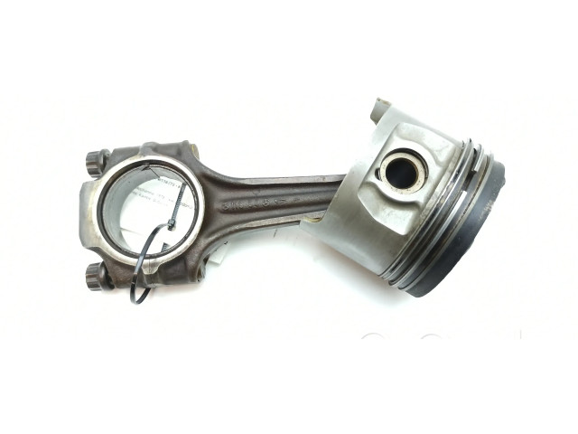 Píst 11004 Mercedes-Benz S W116 pro benzínový motor 2.8