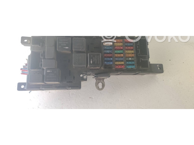 Блок предохранителей 8678449, 518828009   Volvo V70    
