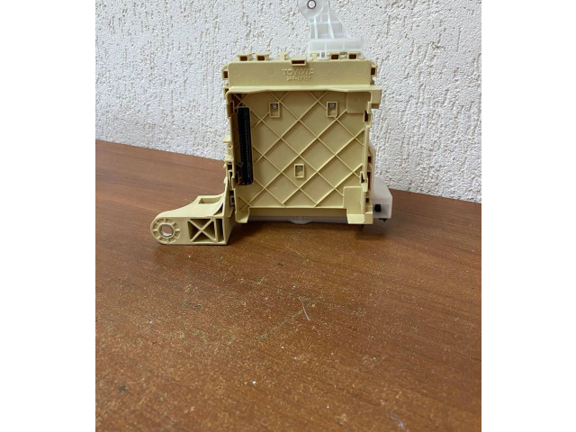 Блок предохранителей 6358-6795 Lexus NX