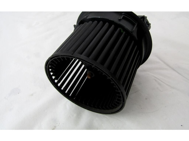 Вентилятор печки    272100975R   Dacia Sandero