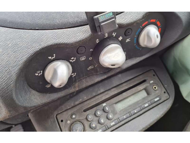 Блок управления климат-контролем    Renault Twingo II