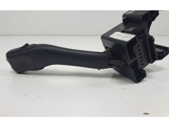 Ручка стеклоочистителей 4B0953503G   Audi TT Mk1