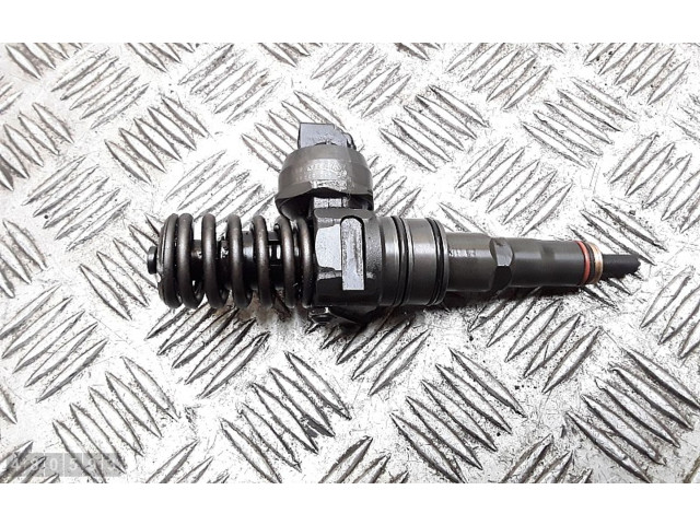 Форсунка 038130073AG    Volkswagen Jetta V   