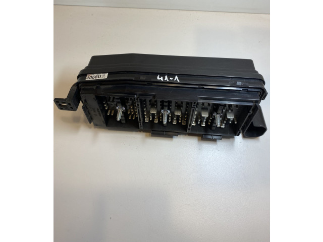 Pojistková skříňka 1068U Opel Antara 2010