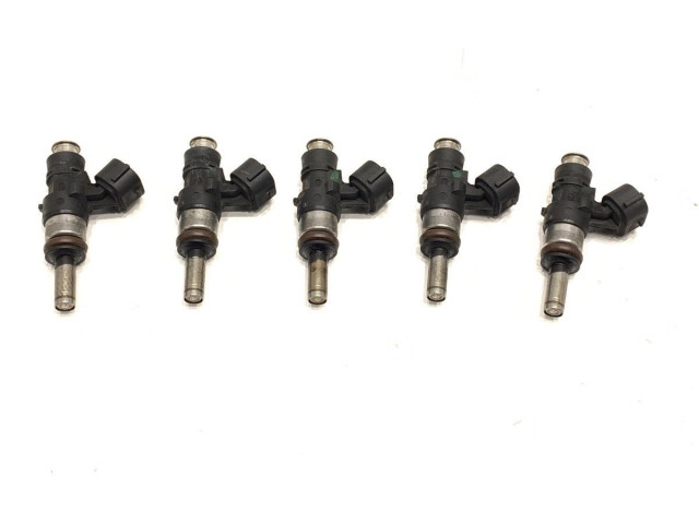 Топливная рампа 07K133551A   Audi A3 S3 8V  