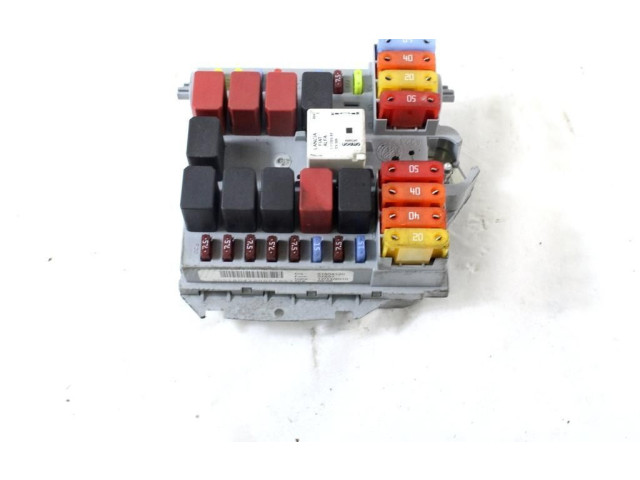 Pojistková skříňka 51804120 Fiat Croma 2010