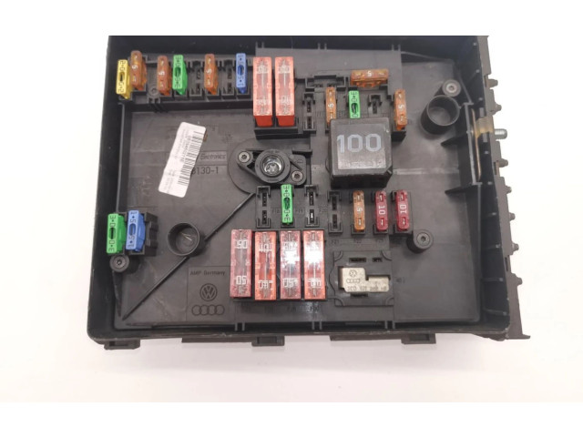 Блок предохранителей 1K0937125   Skoda Octavia Mk2 (1Z)    