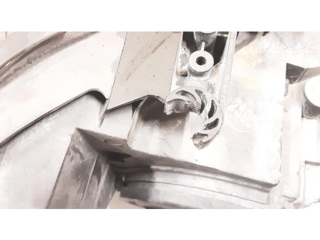 Передняя фара