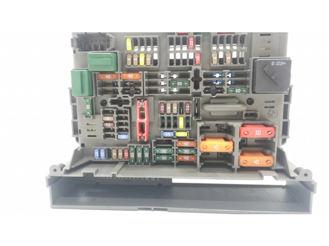 Pojistková skříňka BMW 1 E81 E87 2008