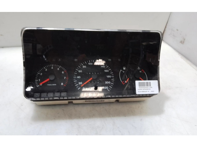 Панель приборов    Volvo 440       