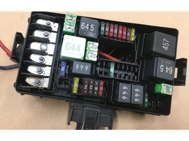 Блок предохранителей 5Q0907361D Skoda Superb B8 (3V)